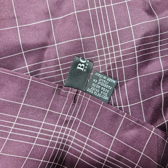 Hugo Boss Purple Scarf with Subtle Pattern - Picture 2 of 3